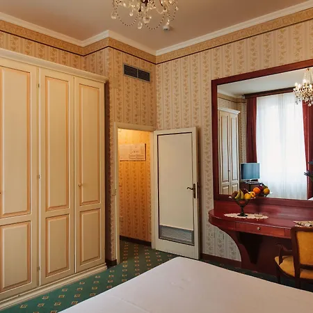 Hotel Grand Excelsior
