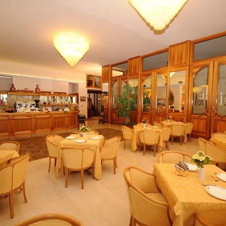 Grand Excelsior Hotel