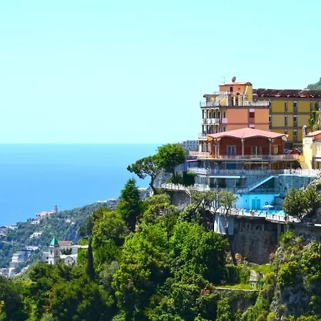 Hotel Grand Excelsior 4*