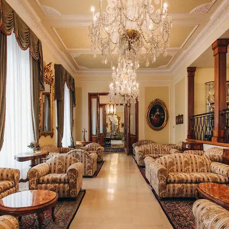 Grand Excelsior Hotel