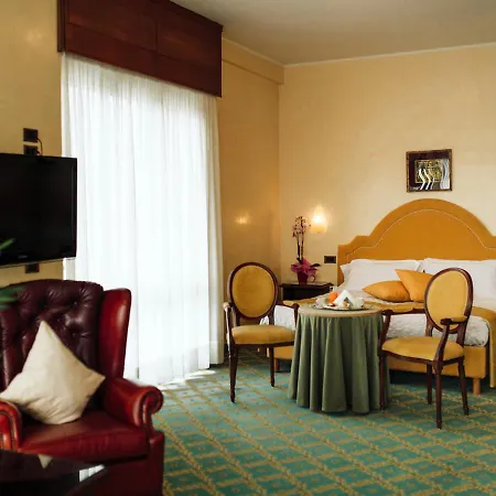 Hotel Grand Excelsior 4*